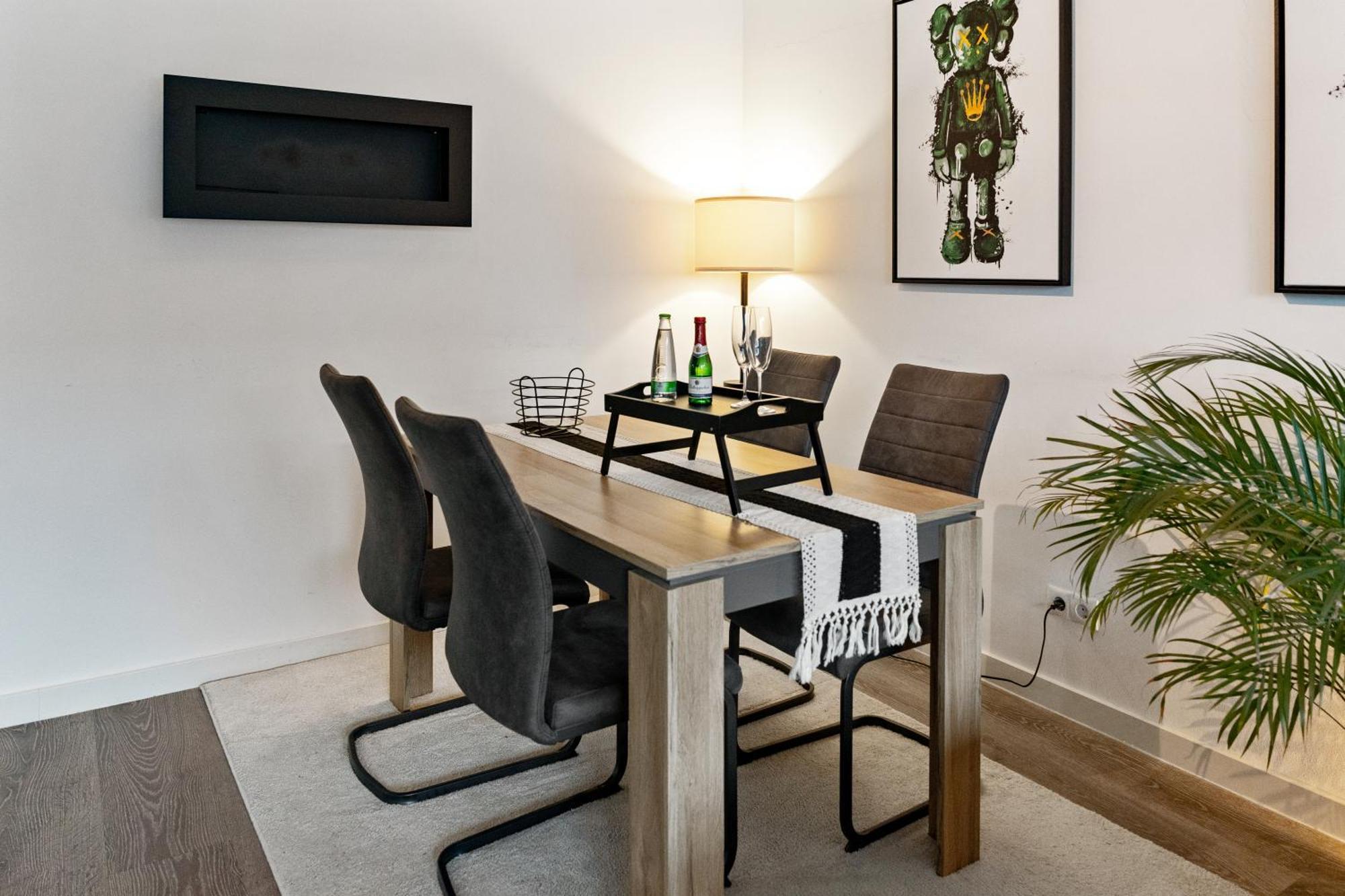 Modern Style Business Suite - Office - Kitchen - Balcony Herzogenaurach Εξωτερικό φωτογραφία